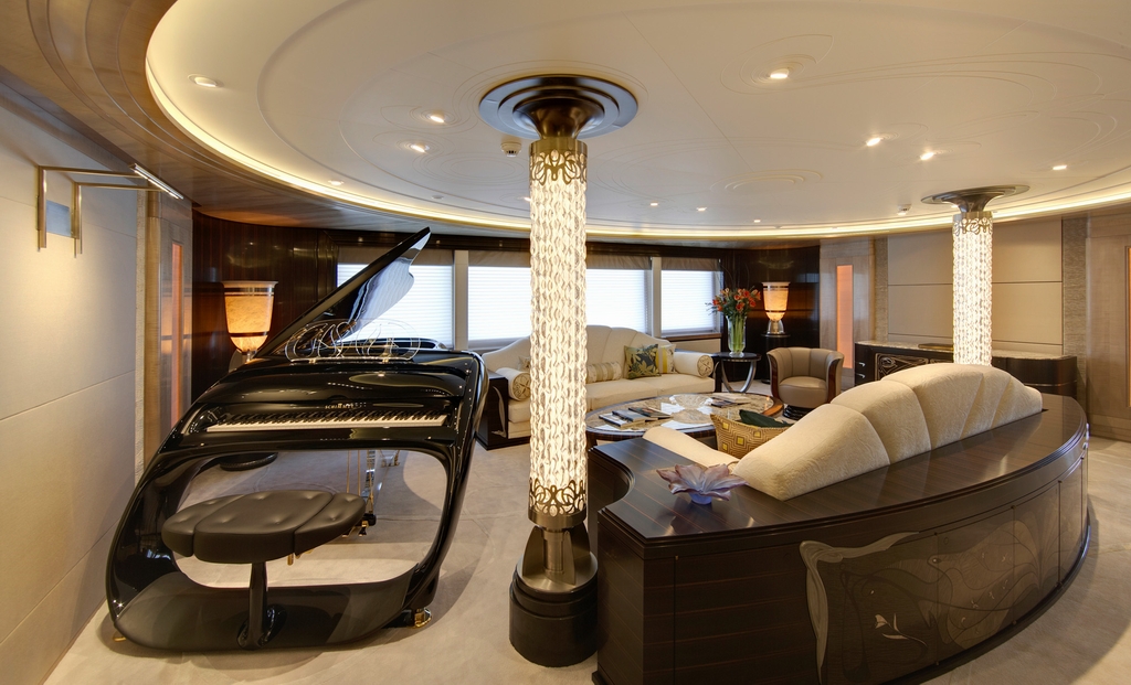 amaryllis_mega_luxury_motor_yacht_charte